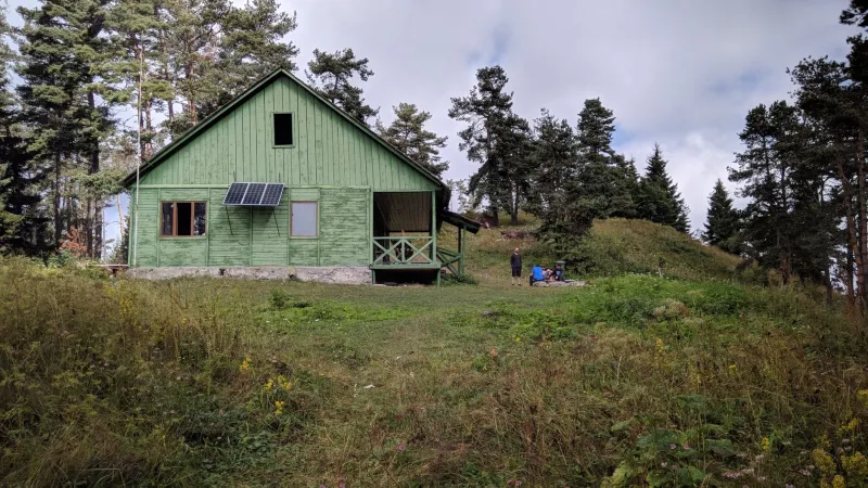 Small Voltage, Big Life: Why 12V Solar Is Enough for Real Off-Grid Freedom